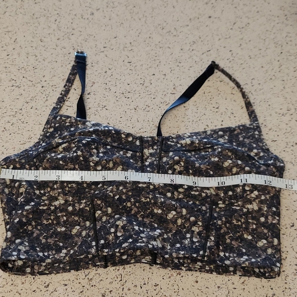 Lululemon Women's Bra Size 4 - Picture 5 of 8